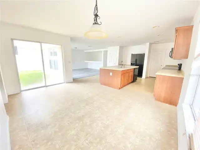 Listing Photo 17