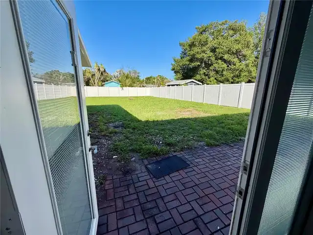 Listing Photo 12
