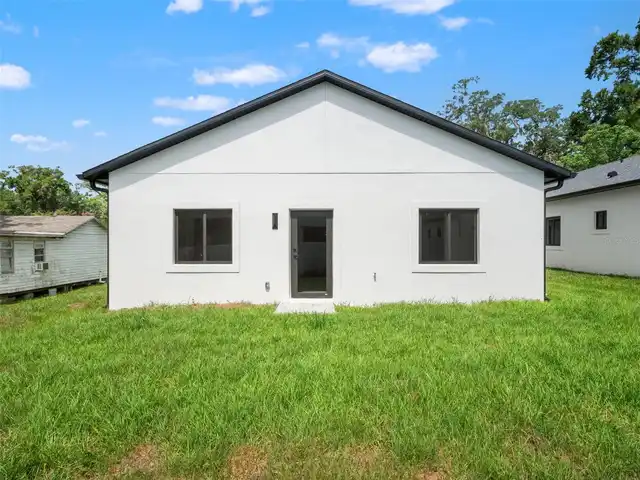 Listing Photo 6