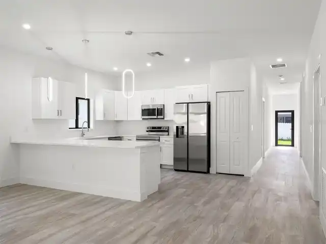 Listing Photo 11