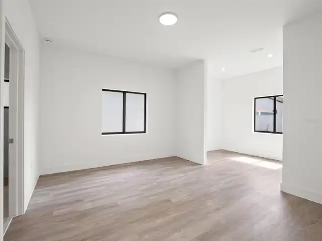 Listing Photo 32