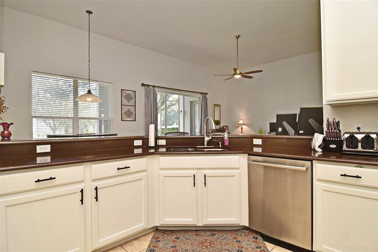 Listing Photo 14