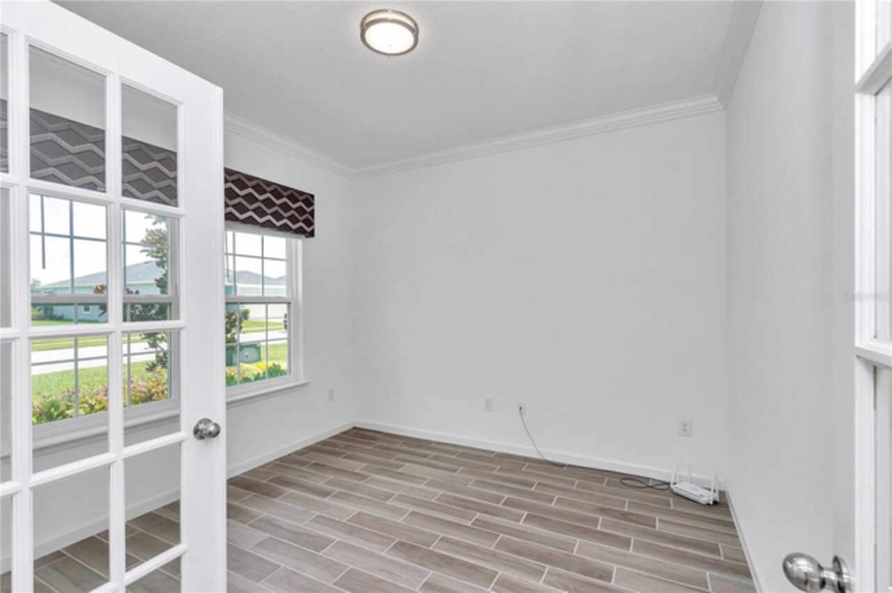 Listing Photo 9