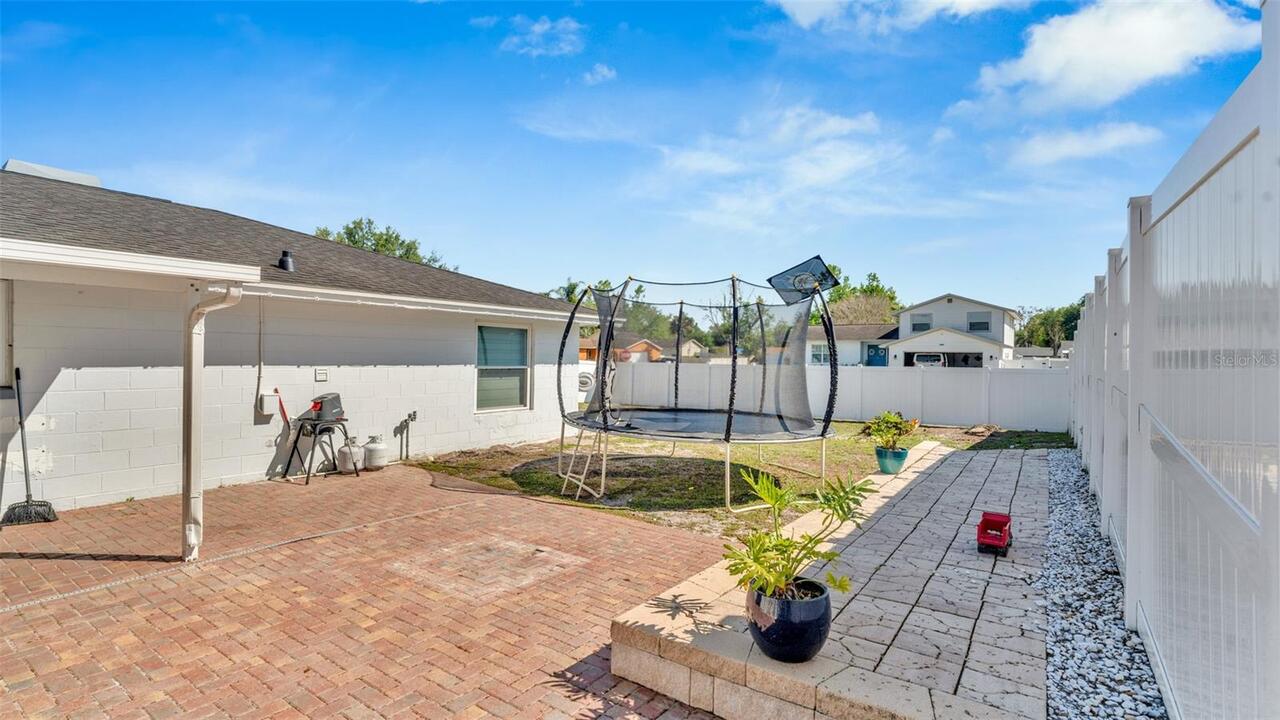 Listing Photo 9