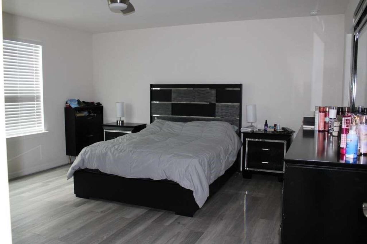 Listing Photo 10