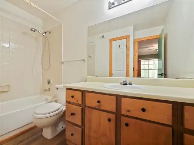 Listing Photo 6