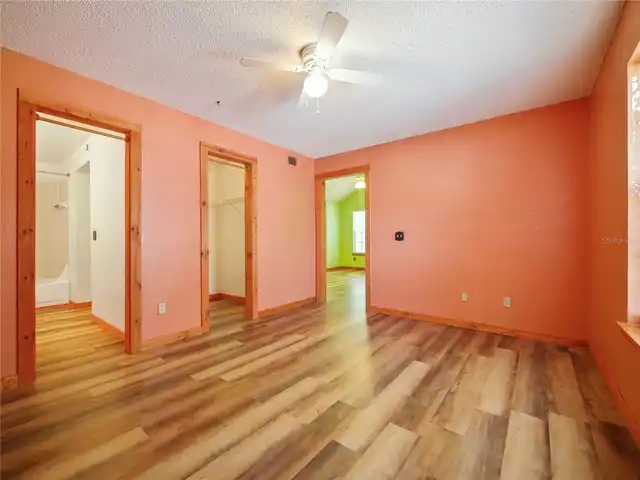 Listing Photo 9