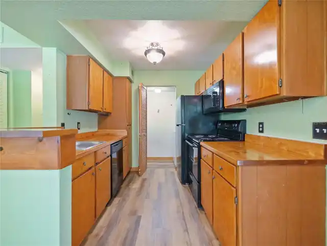 Listing Photo 17