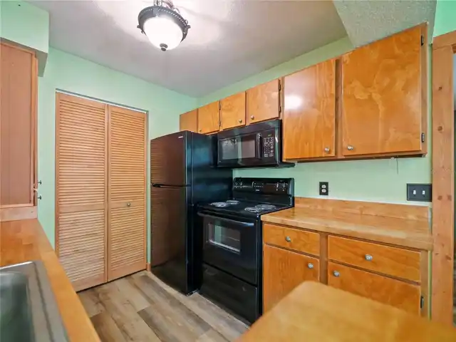 Listing Photo 19