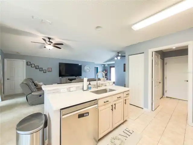 Listing Photo 11