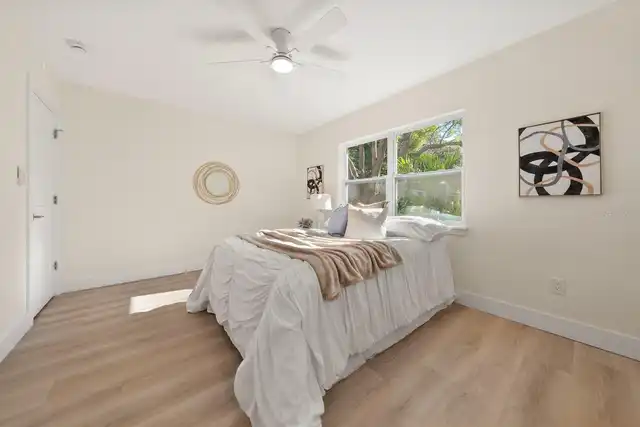 Listing Photo 16