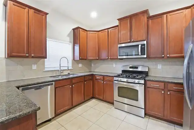 Listing Photo 15