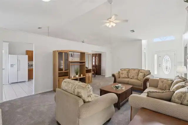 Listing Photo 9