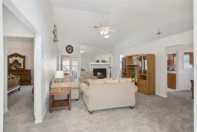 Listing Photo 12