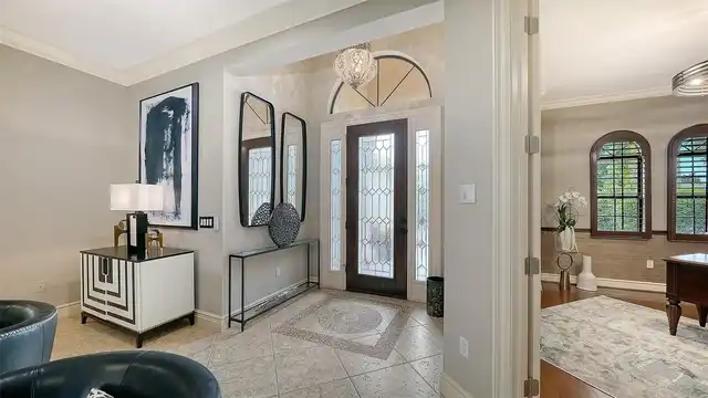 Listing Photo 10