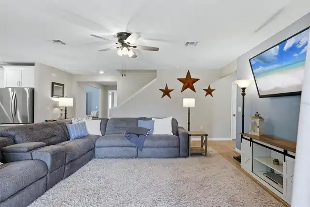 Listing Photo 8