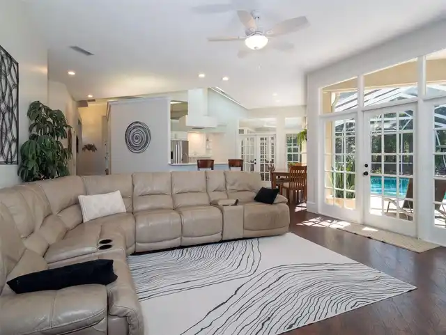Listing Photo 14