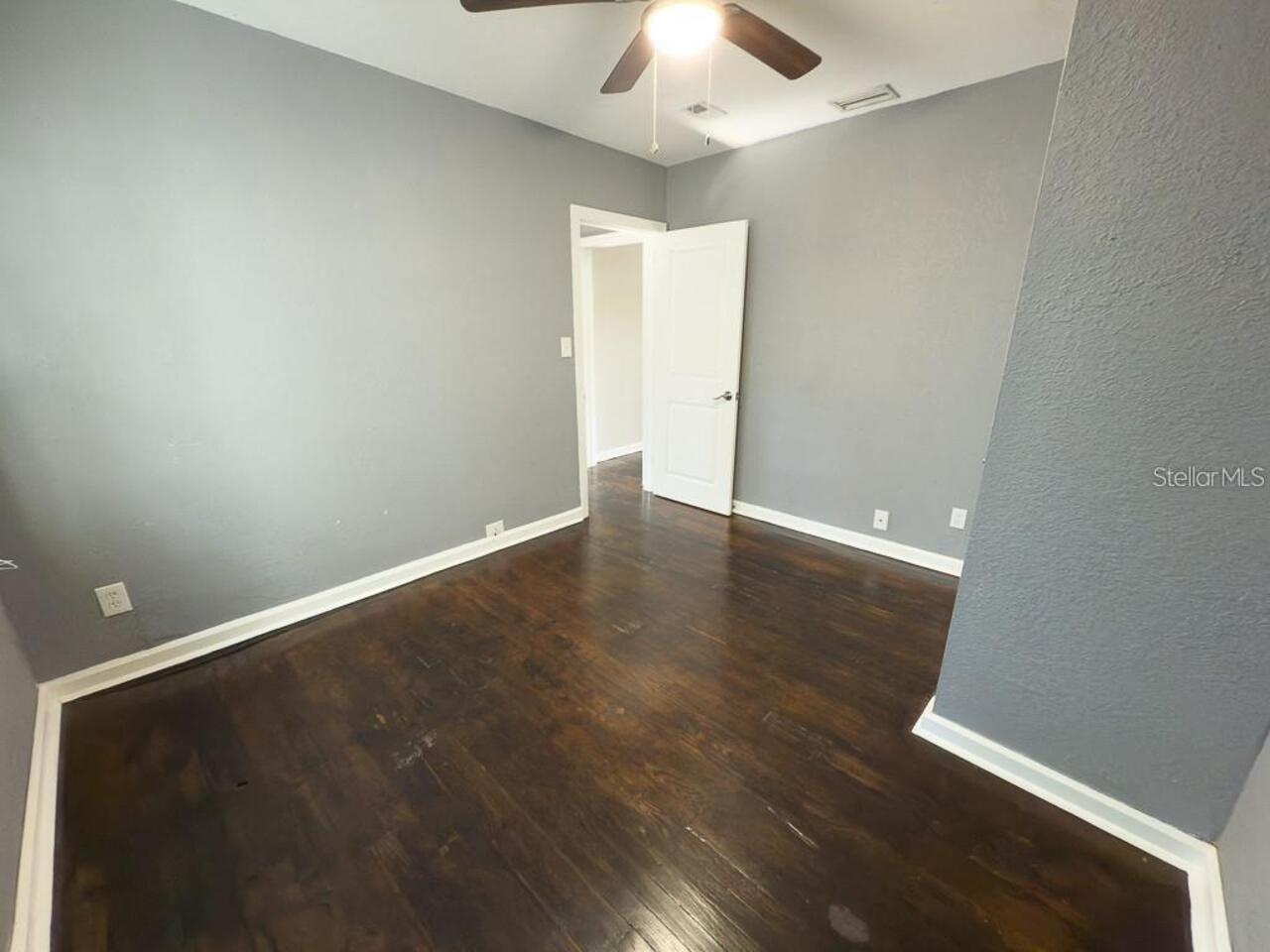 Listing Photo 12