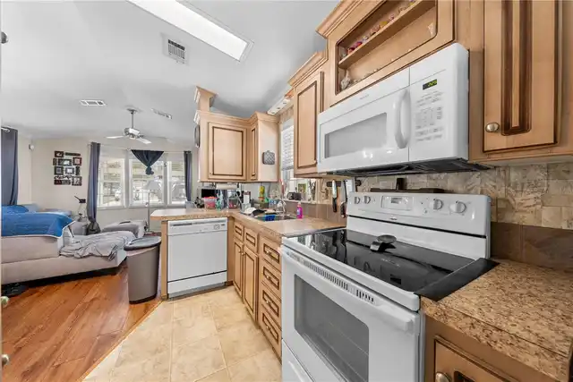 Listing Photo 18