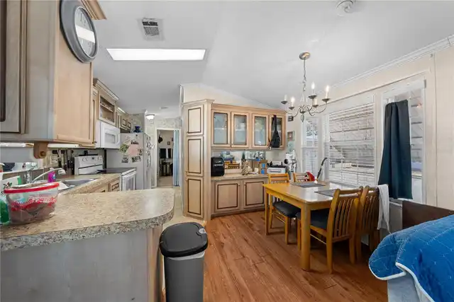 Listing Photo 25