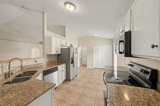 Listing Photo 9