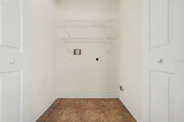 Listing Photo 12
