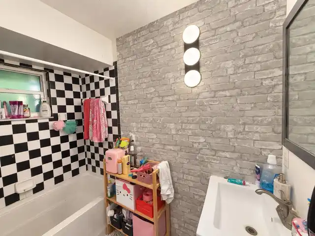 Listing Photo 12