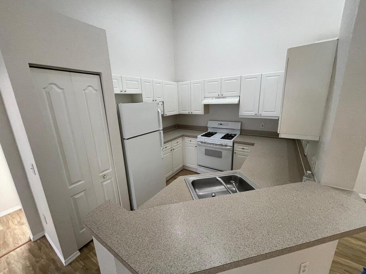 Listing Photo 8
