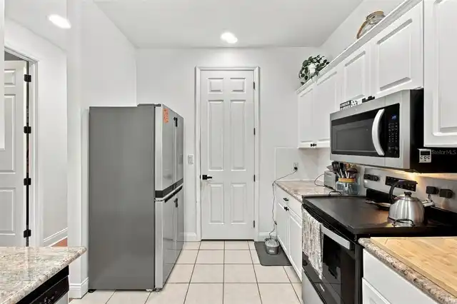 Listing Photo 12