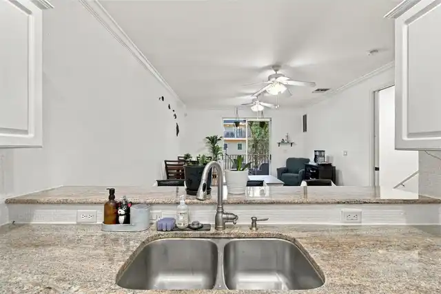 Listing Photo 14