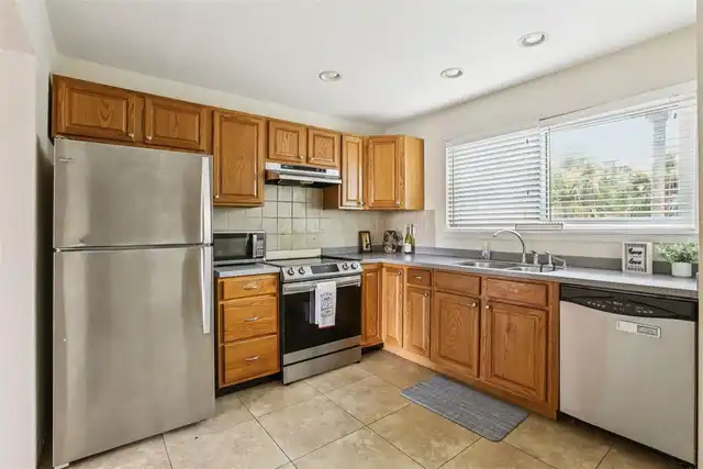 Listing Photo 21