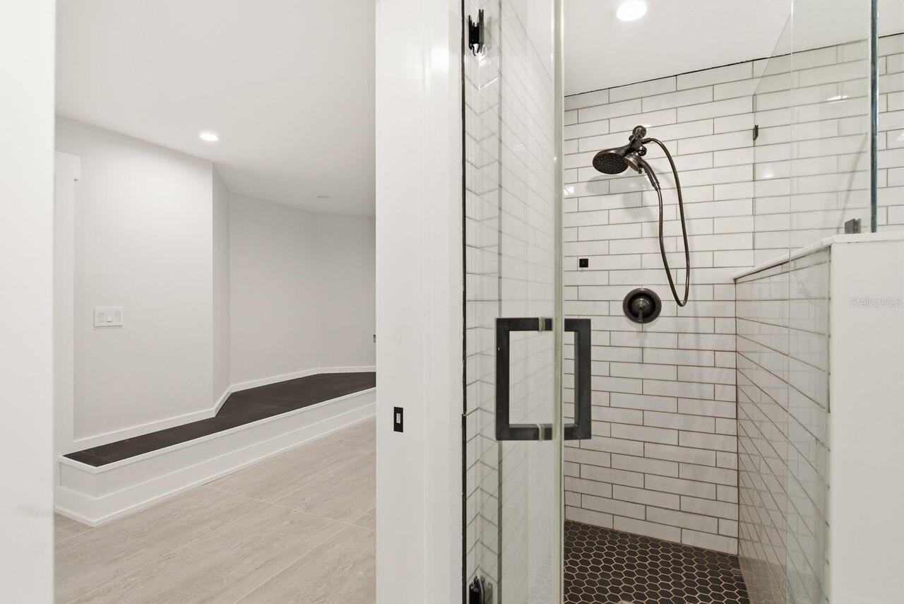 Listing Photo 34