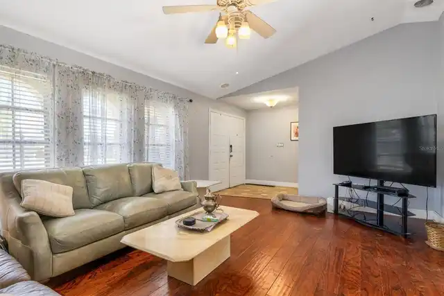 Listing Photo 9