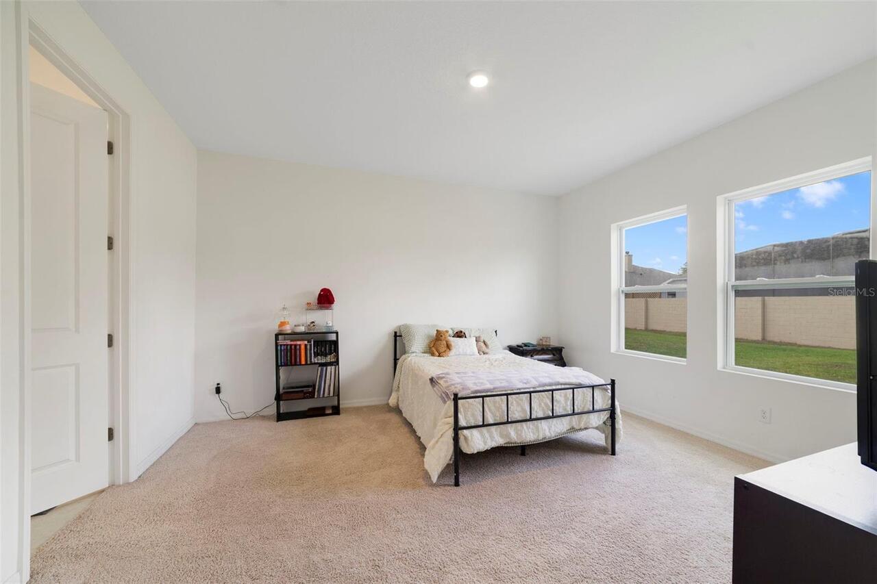 Listing Photo 8