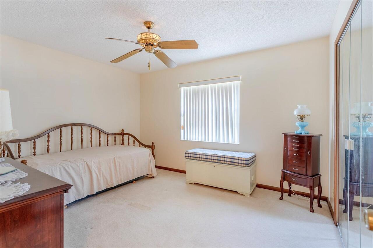 Listing Photo 12