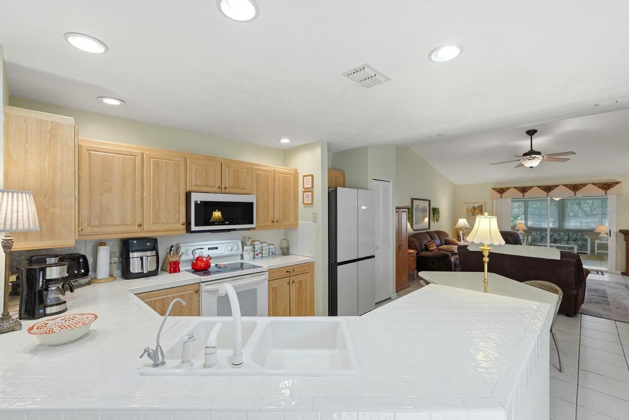 Listing Photo 11
