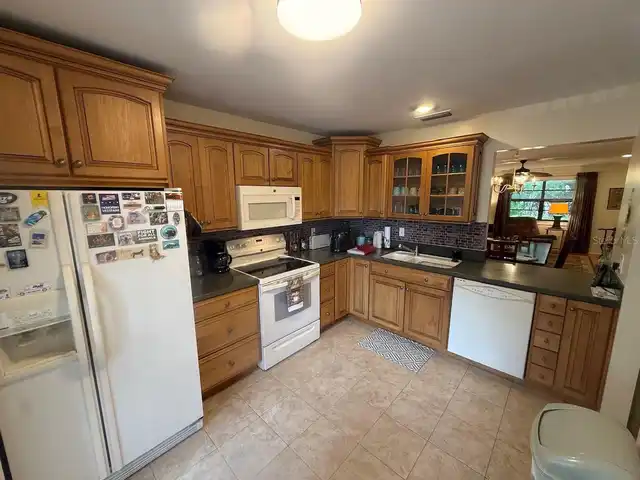 Listing Photo 9