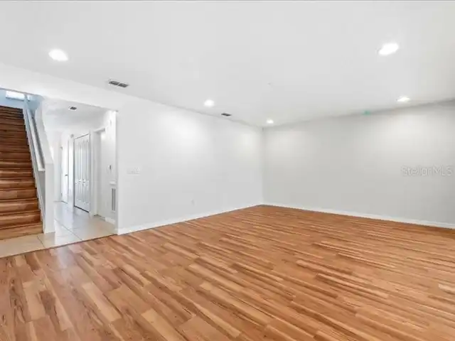 Listing Photo 6