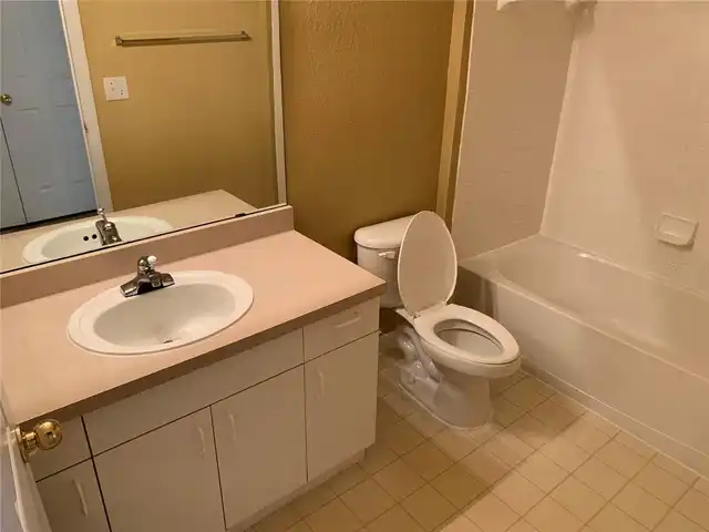 Listing Photo 9