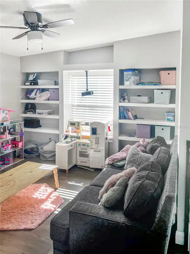 Listing Photo 10