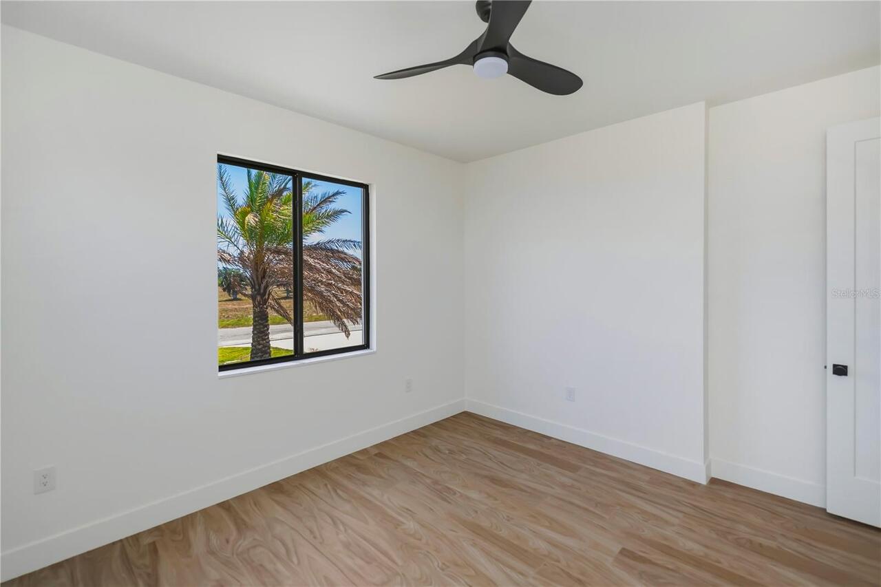 Listing Photo 43