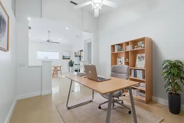 Listing Photo 10