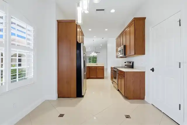 Listing Photo 32