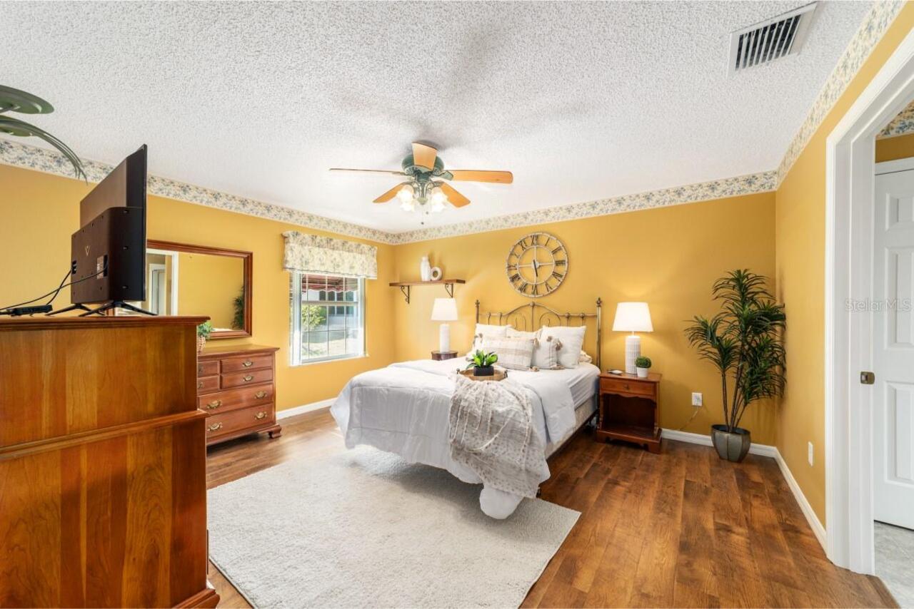 Listing Photo 14