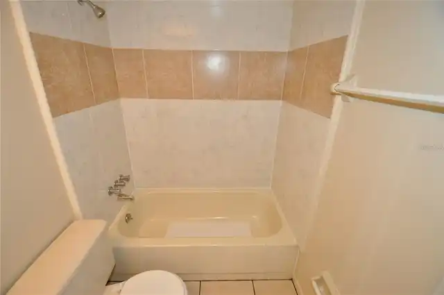 Listing Photo 12