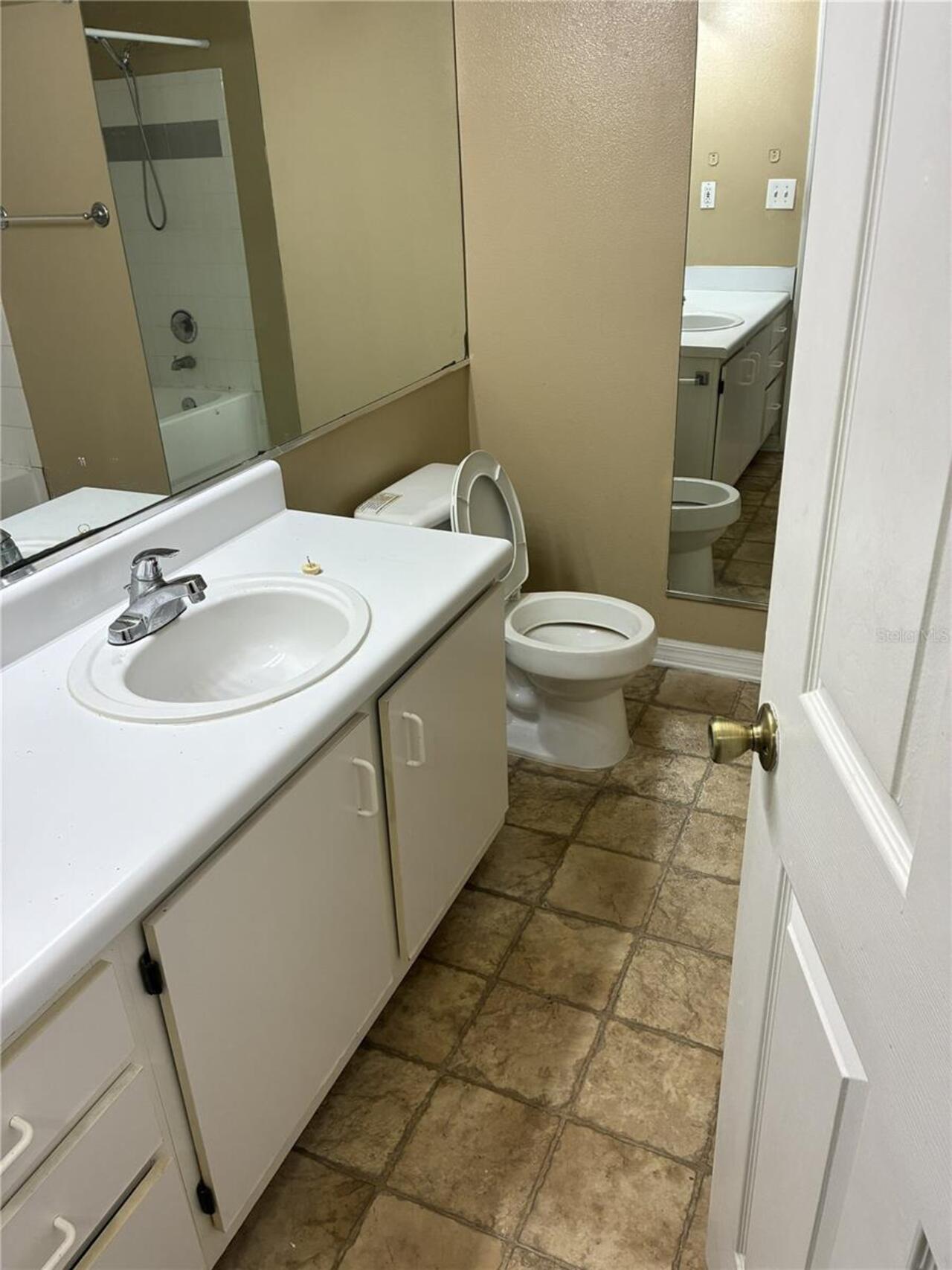 Listing Photo 12