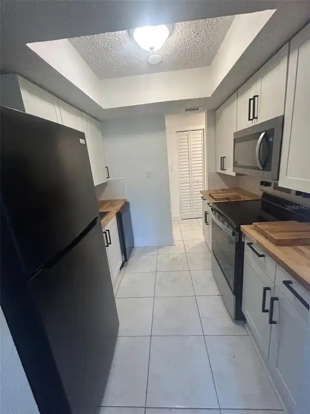 Listing Photo 8
