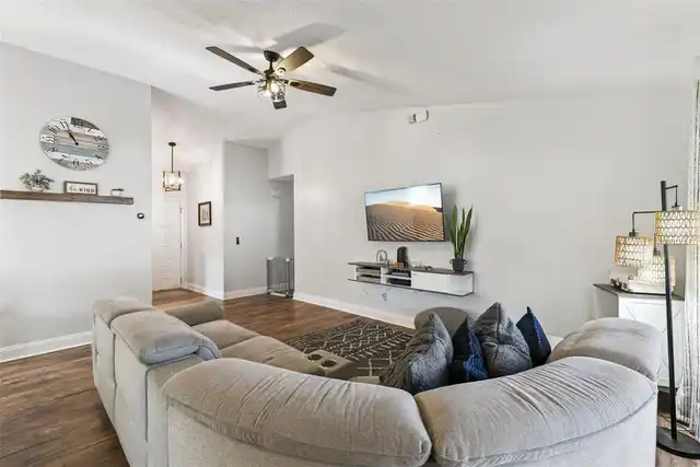 Listing Photo 11