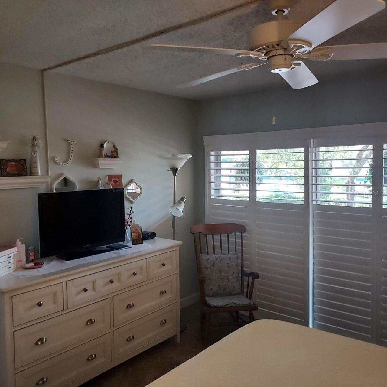 Listing Photo 10