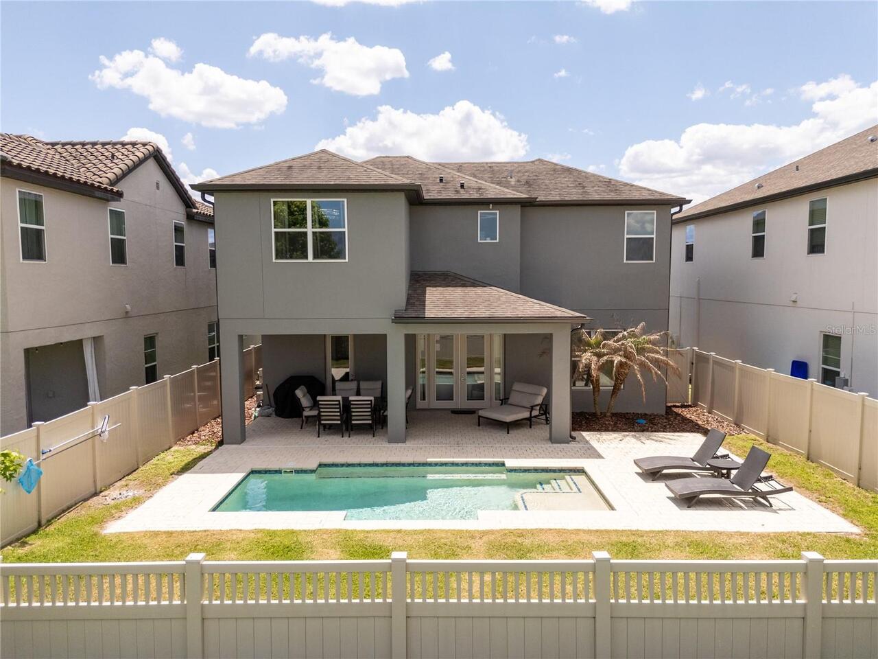 Listing Photo 10